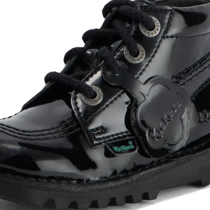 Kick Hi Zip für Mädchen im Kleinkindalter aus Lederimitat und Lackleder, schwarz Kick Hi Zip für Mädchen im Kleinkindalter aus Lederimitat und Lackleder, schwarz